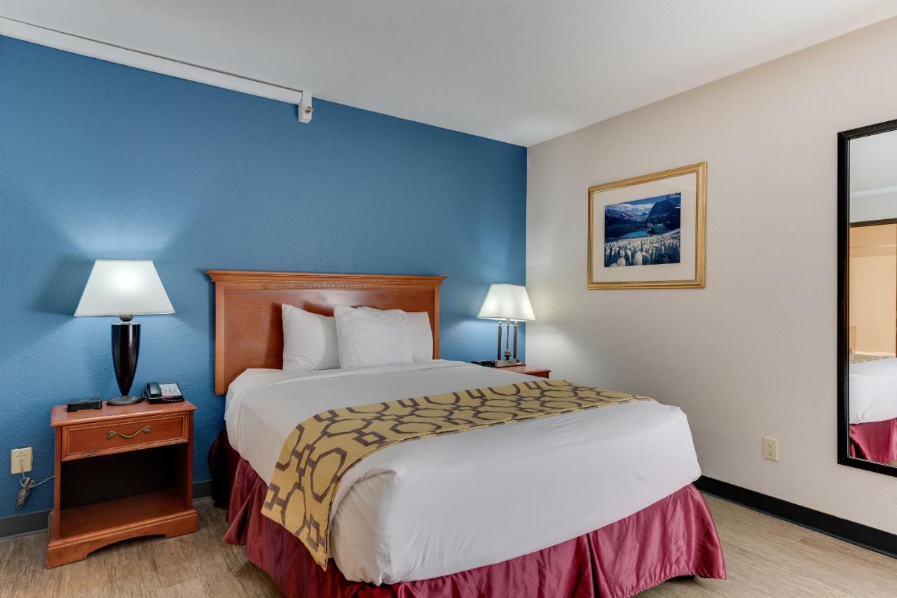 One-Bedroom King Suite One Queen Bed Non-Smoking,1258286935:JPEG